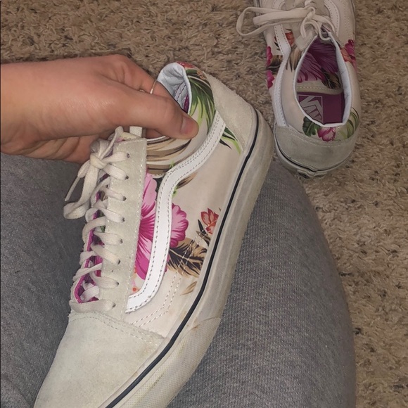 Floral vans - Picture 3 of 4